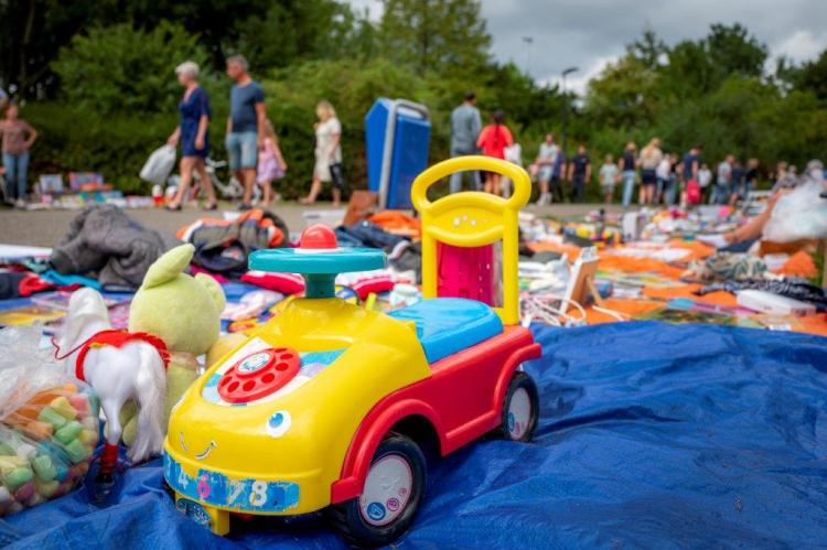 Kleedjesmarkt Zomerparkdag 2022 - foto: Peter den Ouden