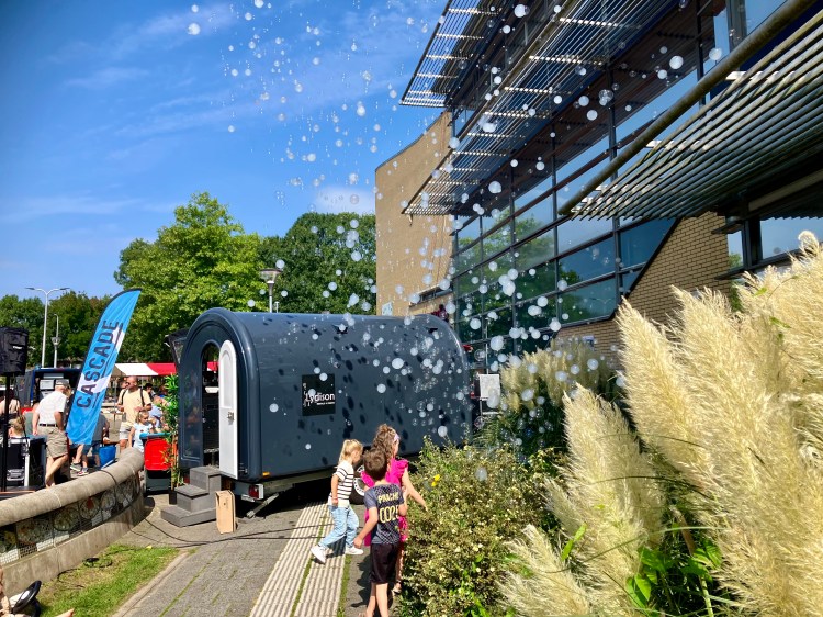 Ook feest bij de bieb in Cascade - foto: gemeente Hendrik-Ido-Ambacht