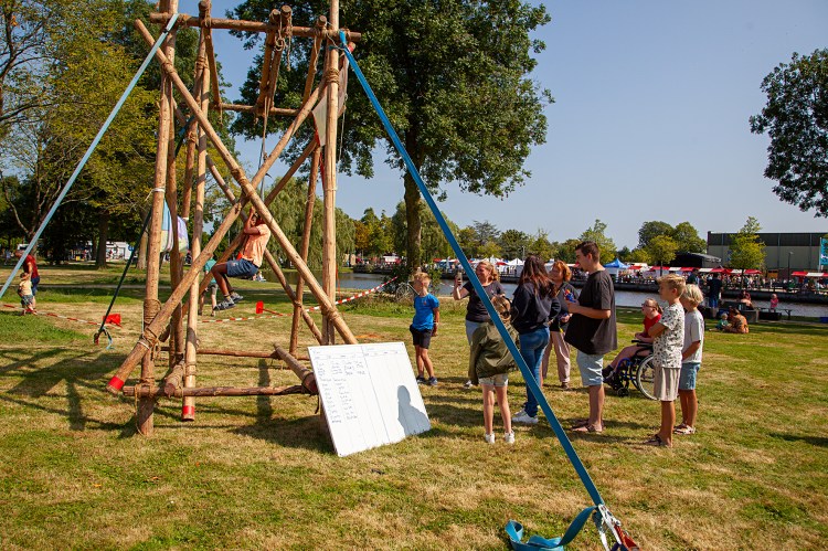 Scouting Panoord is er gelukkig ook weer bij. - foto: Cees van Meerten/FotoExpressie