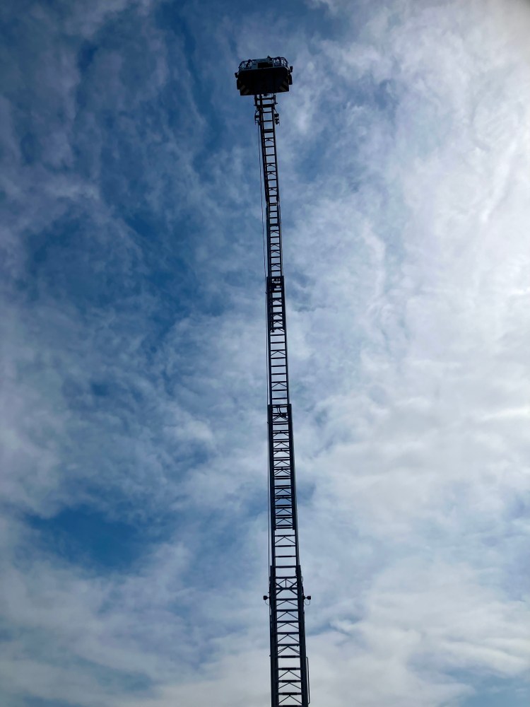 Wethouder Steven van Die op ruim 30 meter hoogte - foto: gemeente Hendrik-Ido-Ambacht